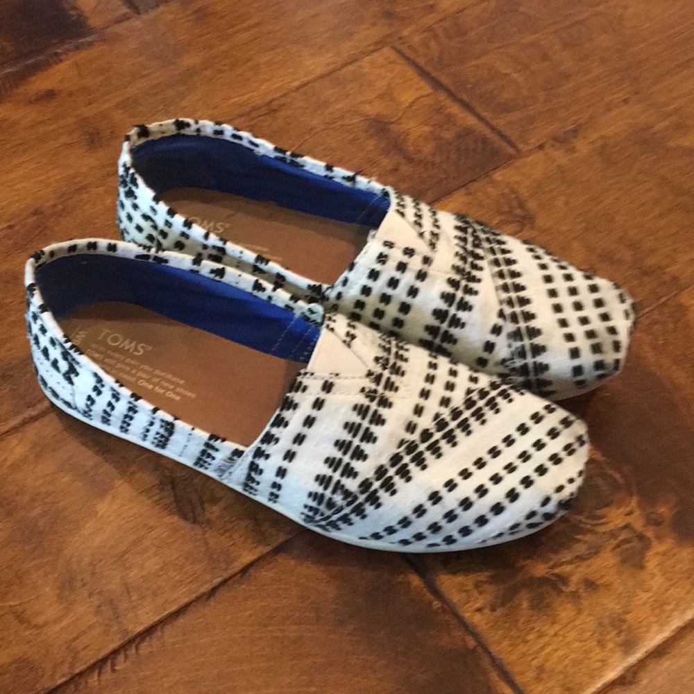 TOMS classic canvas patterned flats